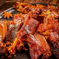 香辣酱板鸭开袋加热即食辣板鸭